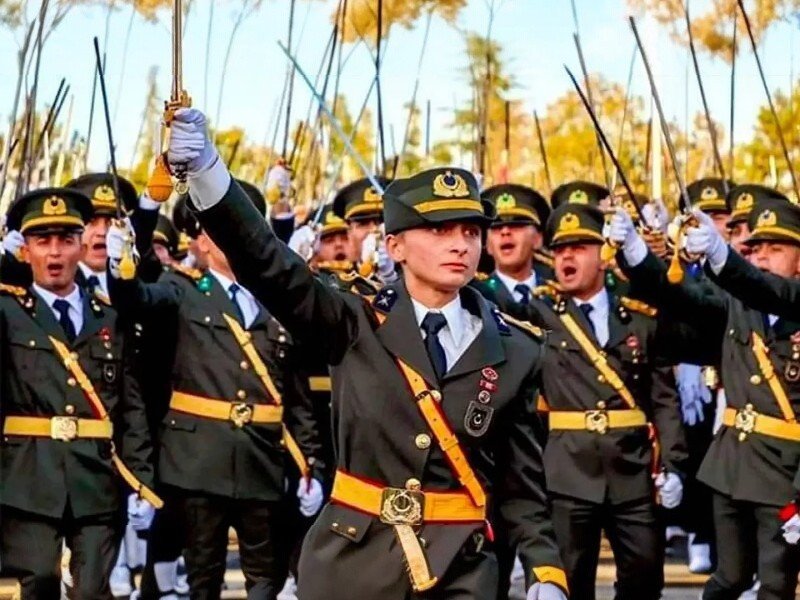 TSK’da Disiplin Depremi: 3 Amir ve 5 Teğmene İhraç